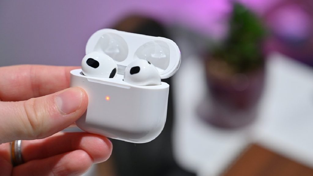 AirPods Pro 2, ilk güncellemesini aldı!