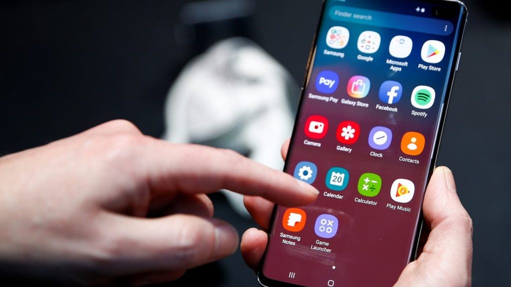Samsung telefonlar fiziksel tuşlara veda ediyor!