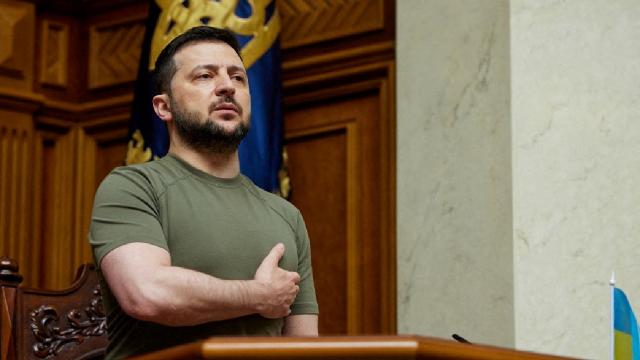 Zelenskiy: Luhansk bölgesinde savaşarak yavaş yavaş ilerliyoruz
