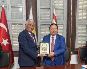 Özçınar, Türkiye-Kıbrıs Türk Cumhuriyeti İşbirliği Cemiyeti ile bir araya geldi
