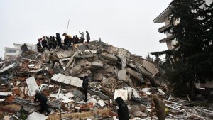 Depremde can kaybı 22 bin 327 oldu