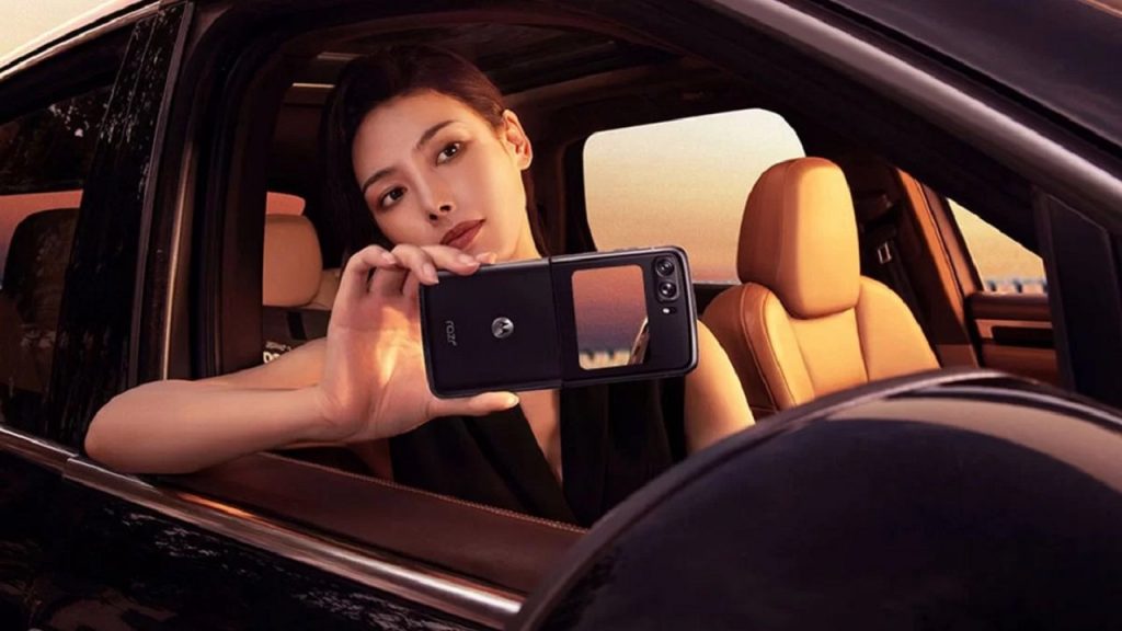 Motorola Razr Plus için resmi ağızdan ilk paylaşım: İşte telefonla ilgili bilinenler!