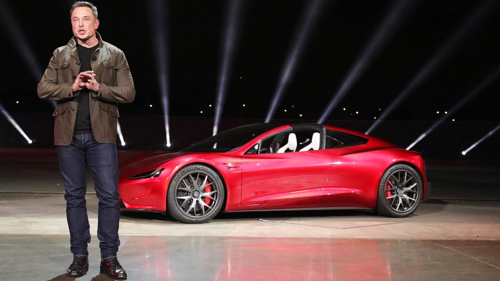 Elon Musk’tan Tesla sahiplerine müjde! Bir ay ücretsiz deneme sunacak