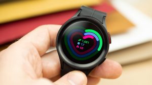 Henüz tanıtılmayan Galaxy Watch 6, ünlü futbolcu tarafından sızdırıldı!