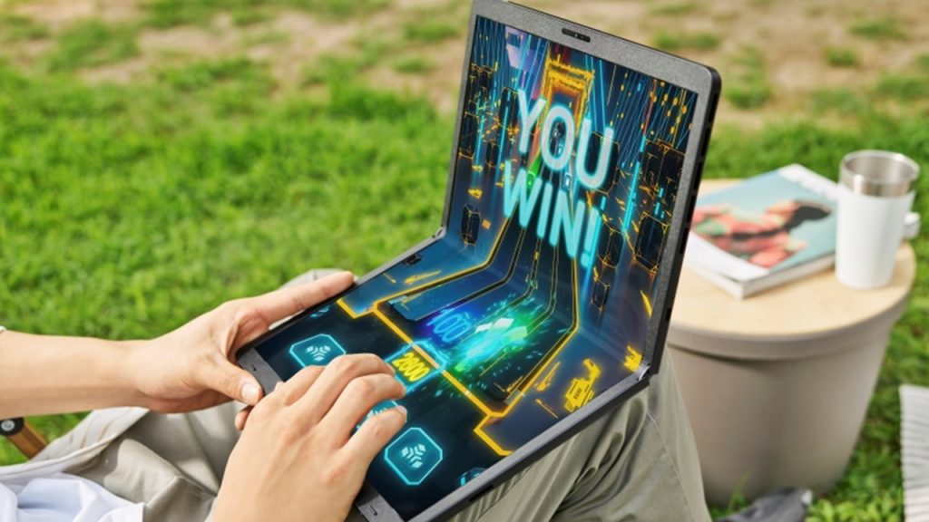 LG efsanesi geri mi dönüyor? OLED ekranlı katlanabilir laptop tanıtıldı!