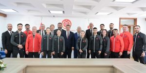 Başbakanı Üstel:Bize uygulanan izolasyonları Türkiye üzerinden bertaraf ediyoruz