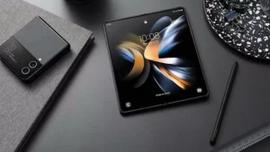 Samsung, katlanabilir telefonlarını erken piyasaya sürebilir!