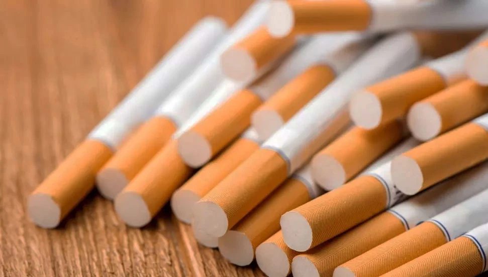 Larnaka Havalimanı’nda KKTC’den alınmış kaçak sigara ile yakalanan 6 kişi tutuklandı