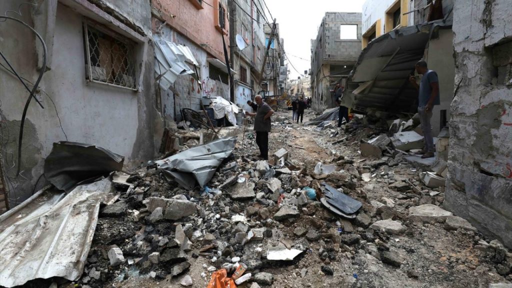 İsrail, Batı Şeria’nın Tulkerim kentine baskın düzenledi