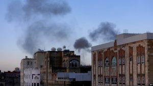Husiler, ABD ve İngiltere’nin Yemen’de bazı kentlere hava saldırısı düzenlediğini duyurdu