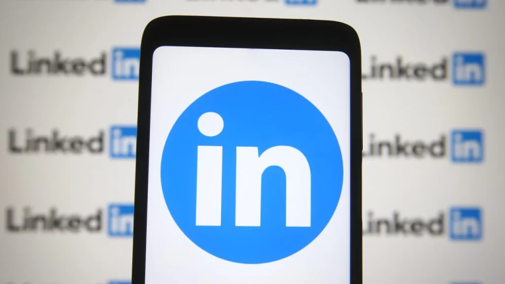 LinkedIn yapay zeka eğitmek için özel mesajları mı kullanıyor?