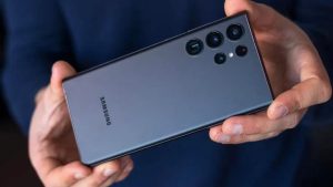 Samsung Galaxy Z Fold 5 için Mart 2025 güncellemesi yayında