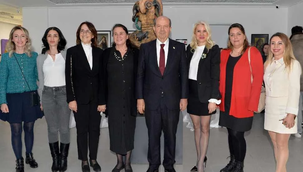 Ersin Tatar “8 Mart Dünya Kadınlar Günü Sergisi”nin açılış törenine katıldı