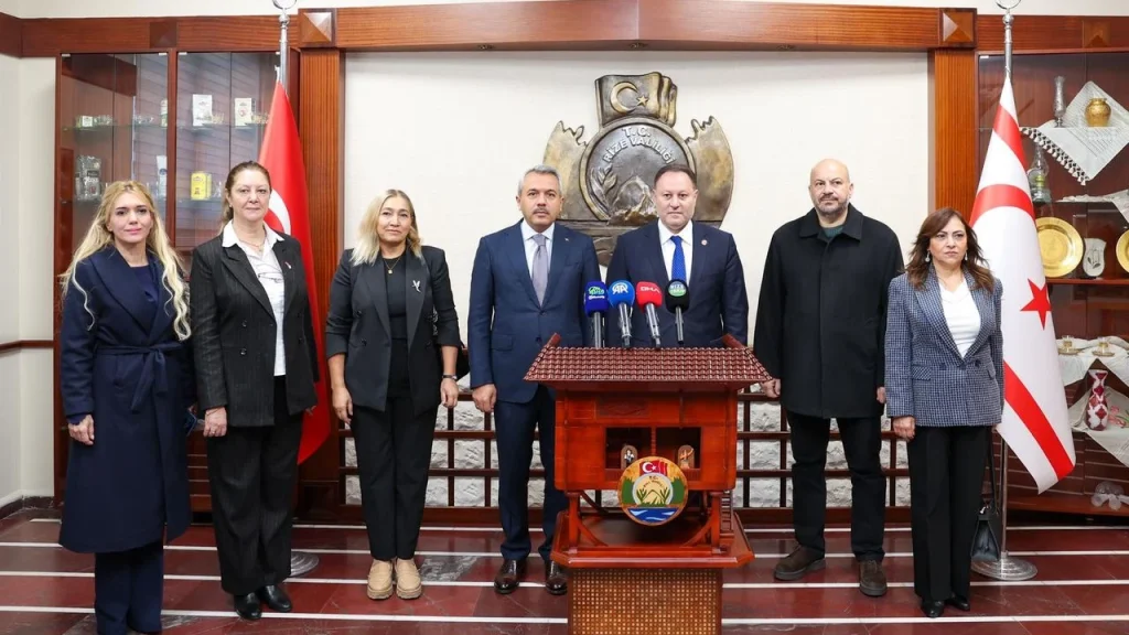 Öztürkler: “Kıbrıs Türk halkının geleceği, Türkiye ile omuz omuza ilerlemekten geçiyor”