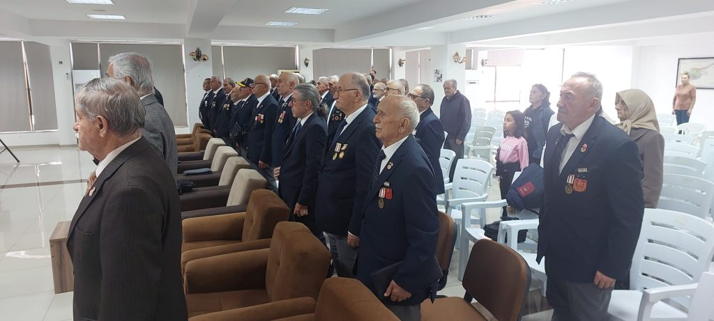 Kıbrıs TMT Mücahitler Derneği Ordu’dan gelen muharip gazilere onur beratı takdim etti