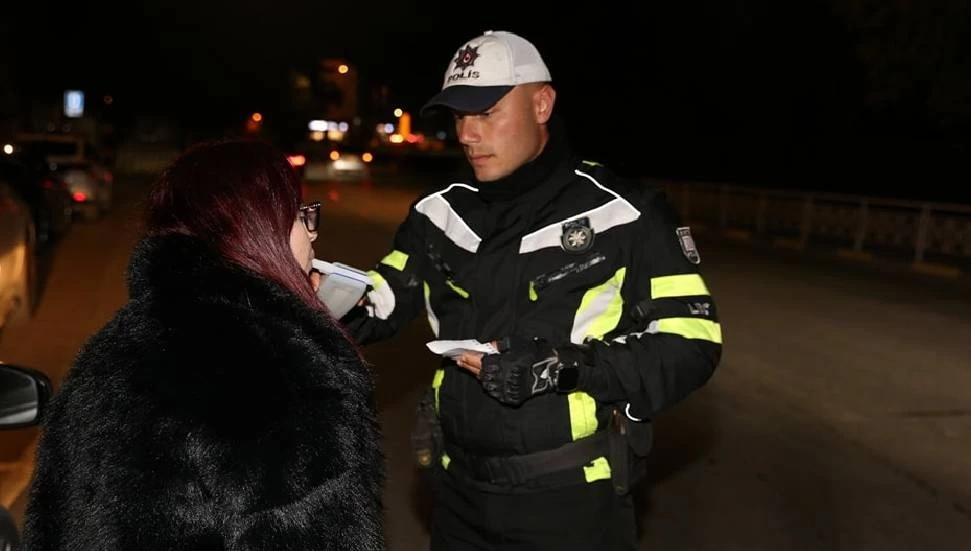 2 bin 358 araç sürücüsü kontrol edildi: 321 sürücü rapor edildi, 31 araç trafikten men