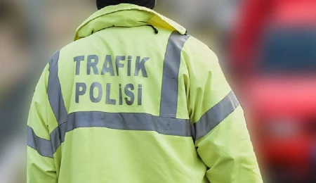 Farklı bölgelerde 4 trafik kazası: 2 kişi yaralanırken 2 kişi de tutuklandı