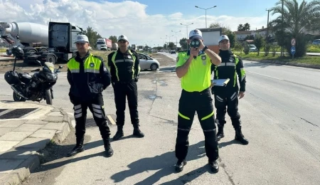 Ülke genelinde trafik denetimi: 6 tutuklu, 381 sürücüye ceza, 45 araç trafikten men