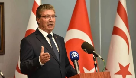 Ünal Üstel: Güney’deki üsler savaşın parçası olmamalı, Rum kamuoyuna sağduyu çağrısı yapıyorum
