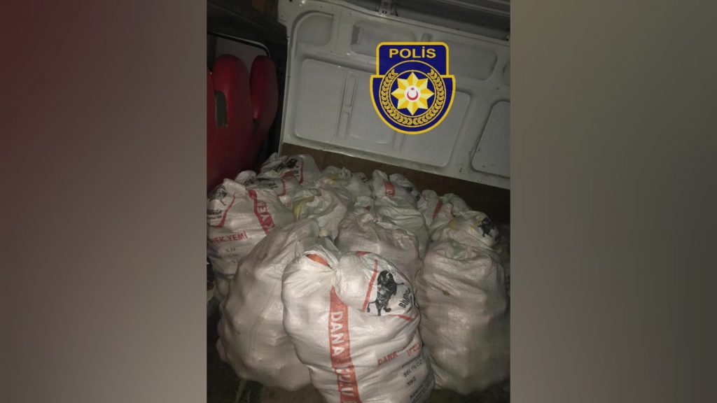 600 kg nar çaldılar, tutuklandılar