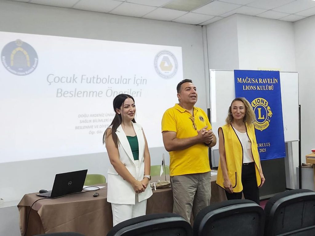 Sporcu Beslenme  Semineri , MGA Konferans salonunda gerçekleşti