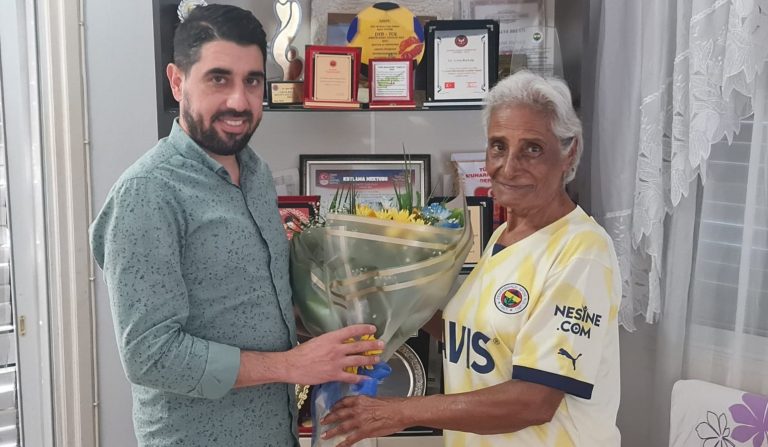 KKTC Fenerbahçeliler Derneği’nden Dr. Ayten Salih Berkalp’e ziyaret