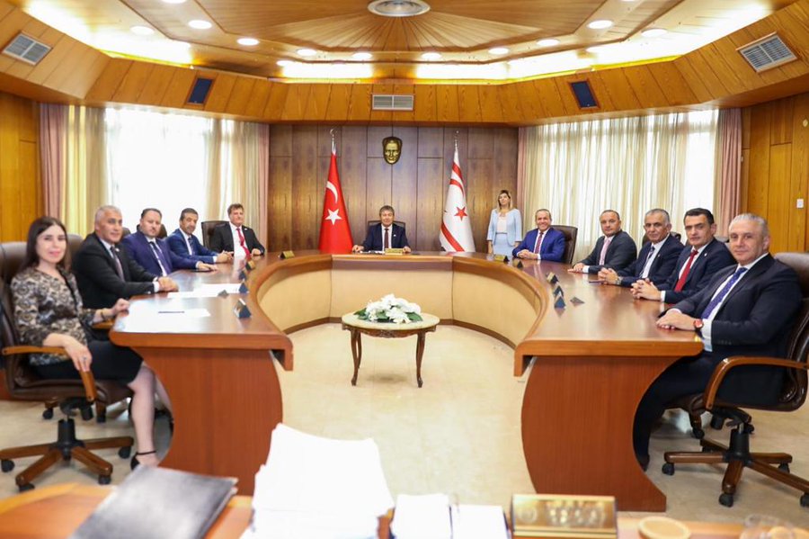Bakanlar Kurulu, Başbakan Üstel başkanlığında toplandı