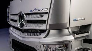 Mercedes’ten Tesla’ya tarihi çalım! Musk’ın bekleyişi uzun sürdü