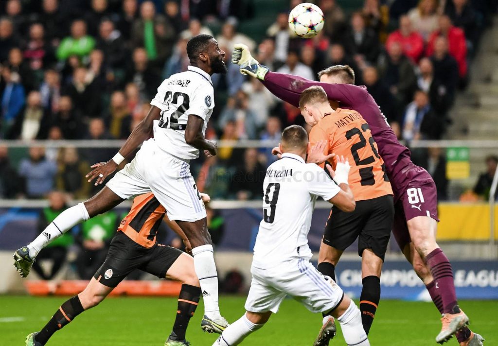 Real Madrid ve Manchester Cıty son 16’da