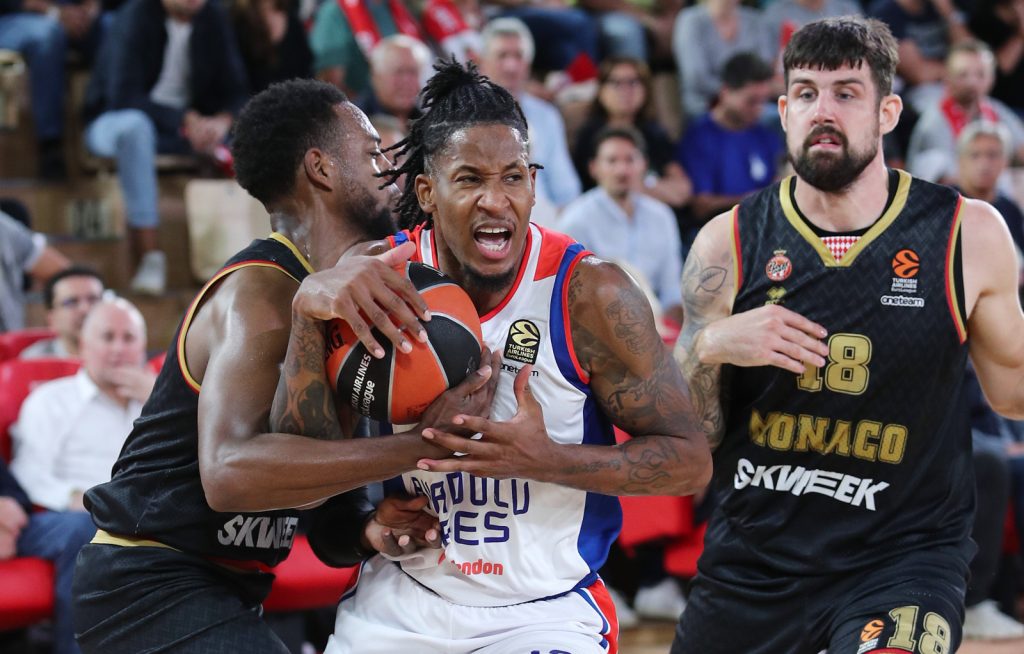 Efes uzatmada mağlup: 95-92