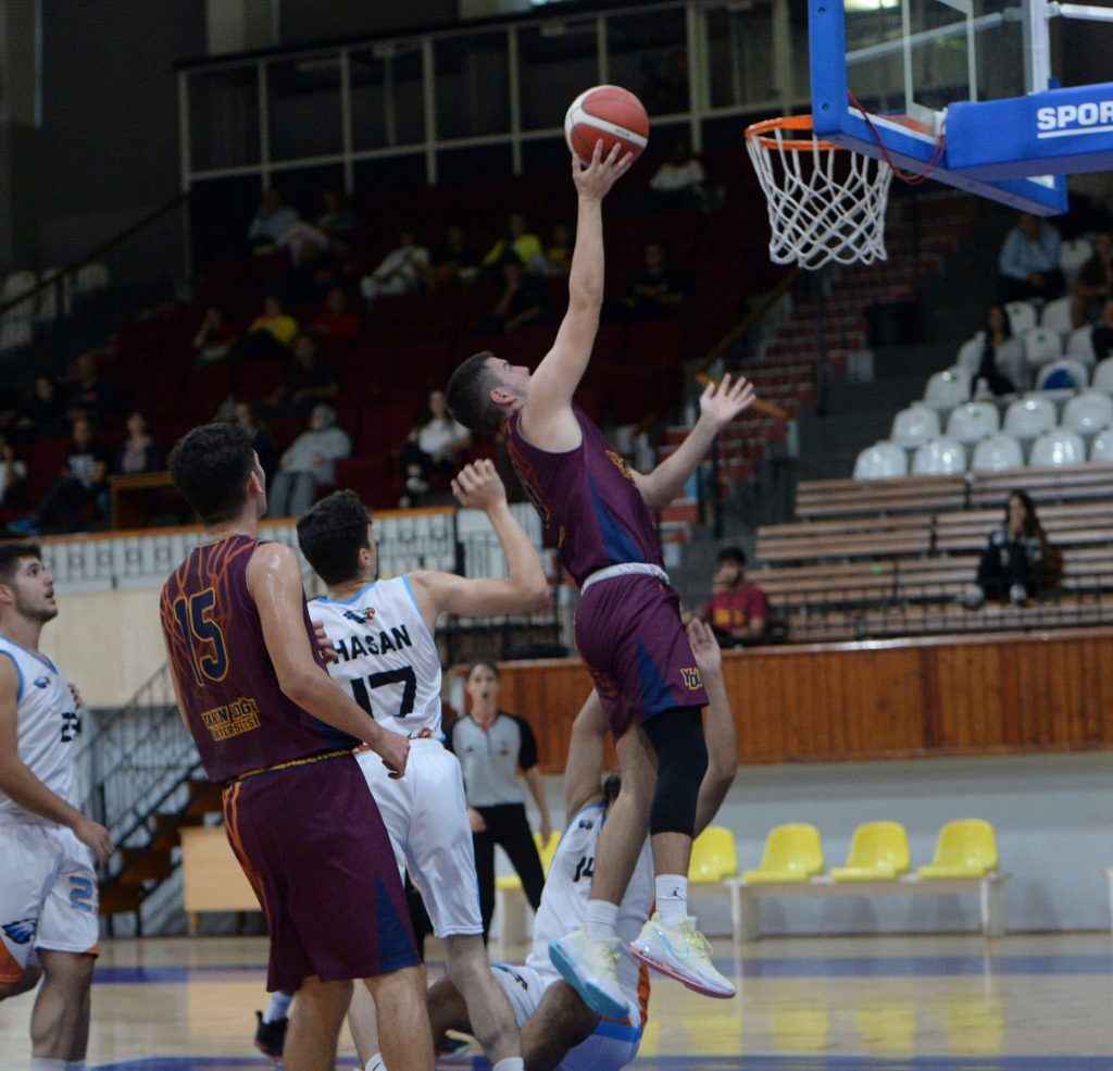 Yakın Doğu farklı galip: 92-29