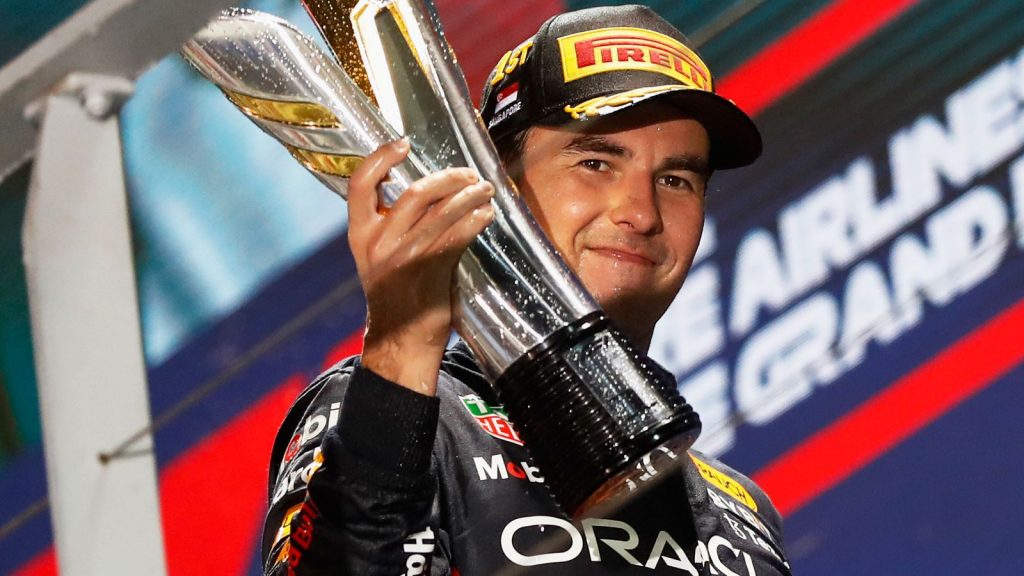 Singapur’da kazanan Perez