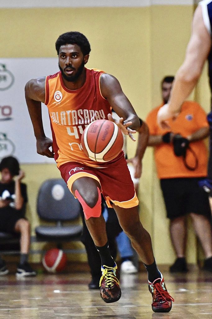 Galatasaray NEF galip: 92-78