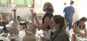 Girne Turizm ve Meslek Lisesi, lise öğrencilerine turizm alanında, yetişkinlere yönelik de el sanatları kursları vermeyi sürdürüyor