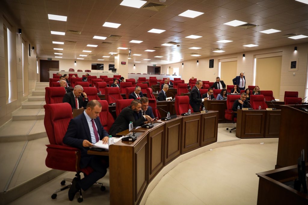 Meclis güncel konuşmalarla devam ediyor