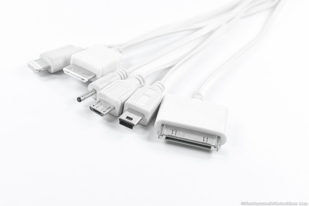 AB, bütün akıllı telefonlara tek tip şarj girişi getiriyor