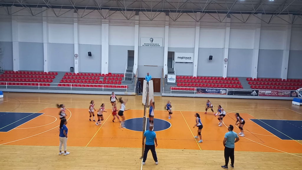 Voleybol U16’da DAÜ ile Mağusa Gelişim Akademisi galip