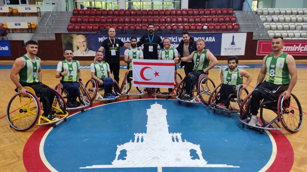 Vakıflar, İzmir’de galip