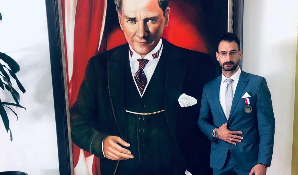 Milli Atletimiz Yiğitcan Hekimoğlu’na başarı nişanı