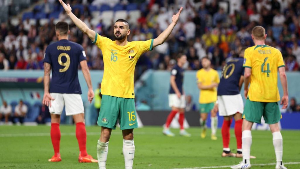 Aziz Behich tarihe geçti