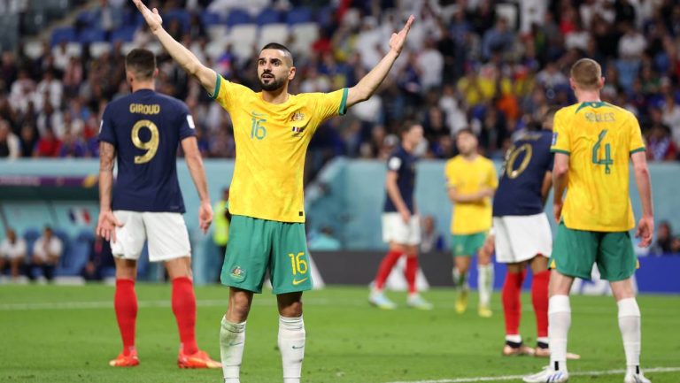 Aziz Behich tarihe geçti
