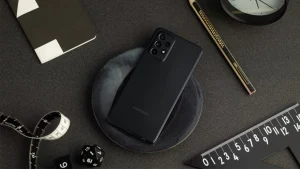 Samsung orta segment bir model için daha Android 13 yayınladı