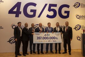 BTHK tarafından açılan 4G/5G ihalesini kazanan Kuzey Kıbrıs Turkcell’e yetkilendirme belgesi törenle verildi