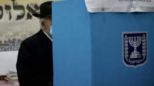 İsrail’de erken genel seçimler için oy verme işlemi başladı