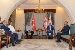 Cumhurbaşkanı Tatar, Karaoğlanoğlu Spor Kulübü yönetimini kabul etti