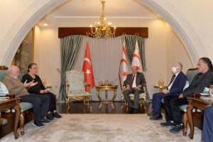 Cumhurbaşkanı Tatar, Lefkoşa Rum Merkezi Cezaevi’nde işkenceyle öldürülen Çıdan’ın ailesini kabul ederek görüştü