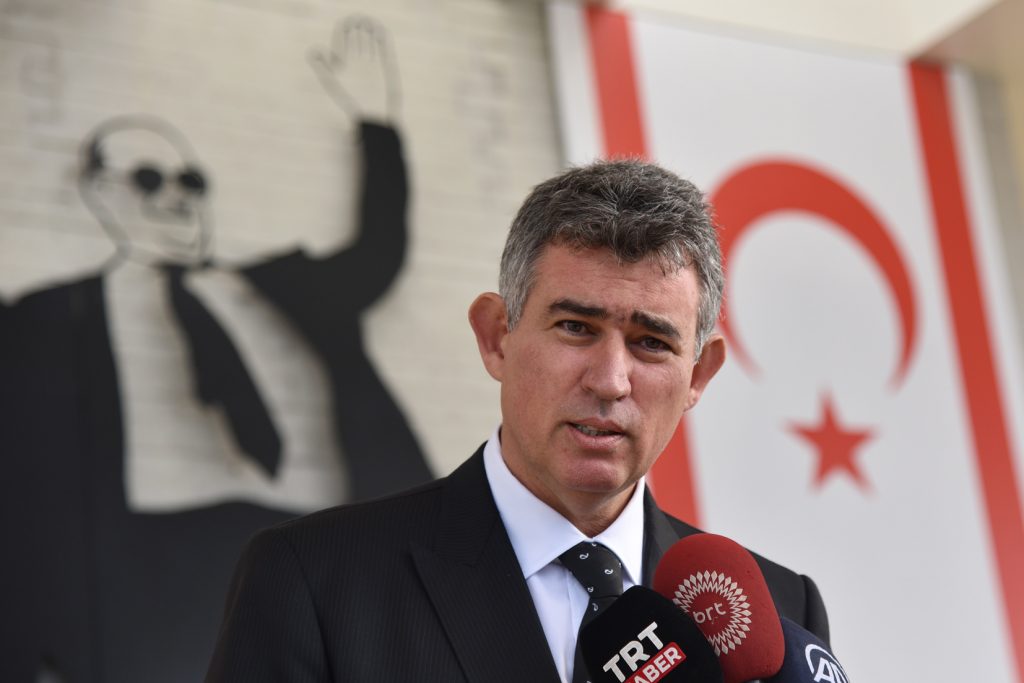 Büyükelçi Feyzioğlu, Atatürk, Dr. Küçük ve Denktaş’ın anıtlarına çelenk koydu…Feyzioğlu: “KKTC ile TC her konuda birdir ve beraberdir”