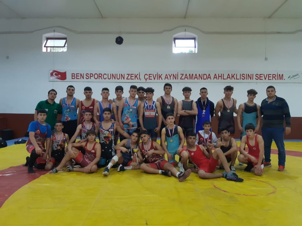 Güreşte Ali Çerkez müsabakaları yapıldı