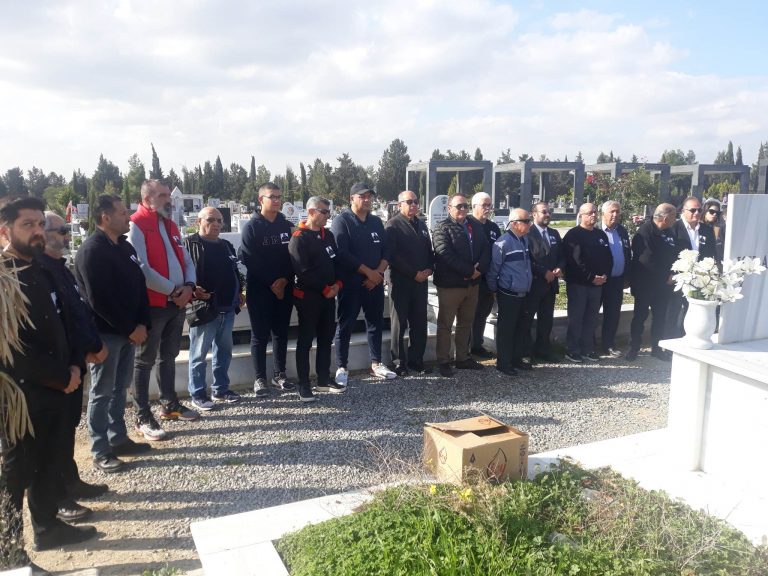 Raif mezarı başında anıldı