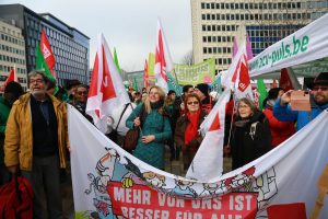 Brüksel’de toplanan Avrupalı sağlık çalışanları eylem yaptı